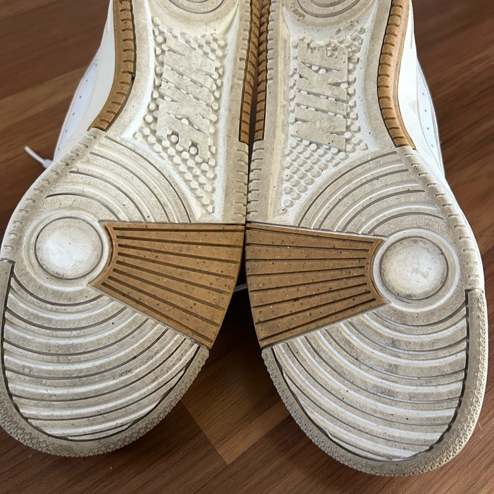 Women’s Nike Gamma Force Shoes (White/Light Bone/Sanddrift/Phantom) - Picture 7 of 9